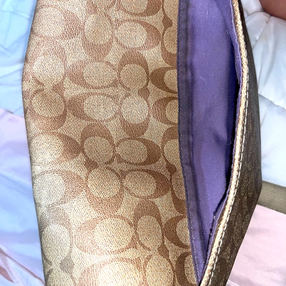 Coach stylish Classic logo Messenger/computer bag. - Picture 5 of 5